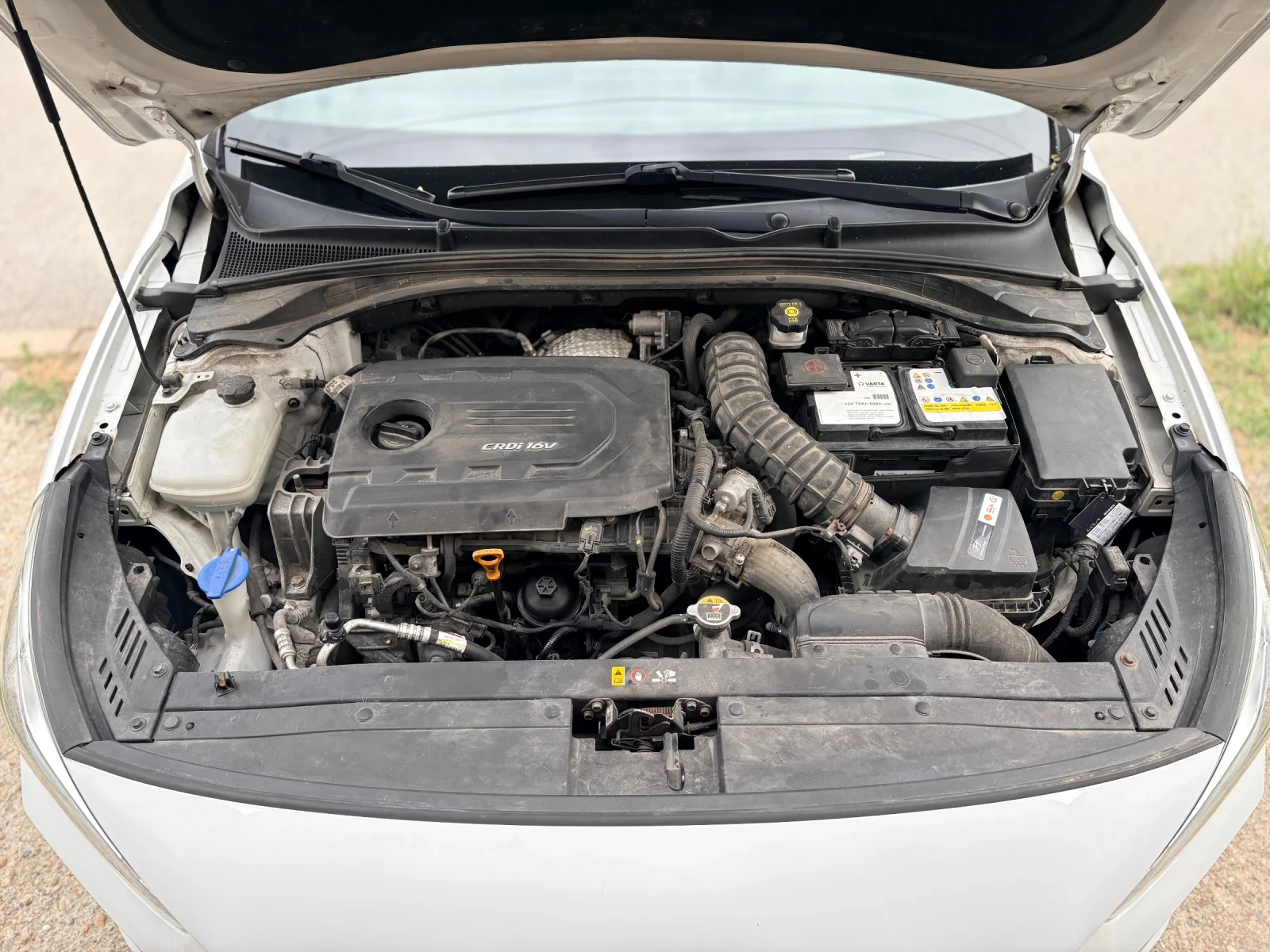 Hyundai I30 1.6 CRDI , снимка 15 - Автомобили и джипове - 55384650