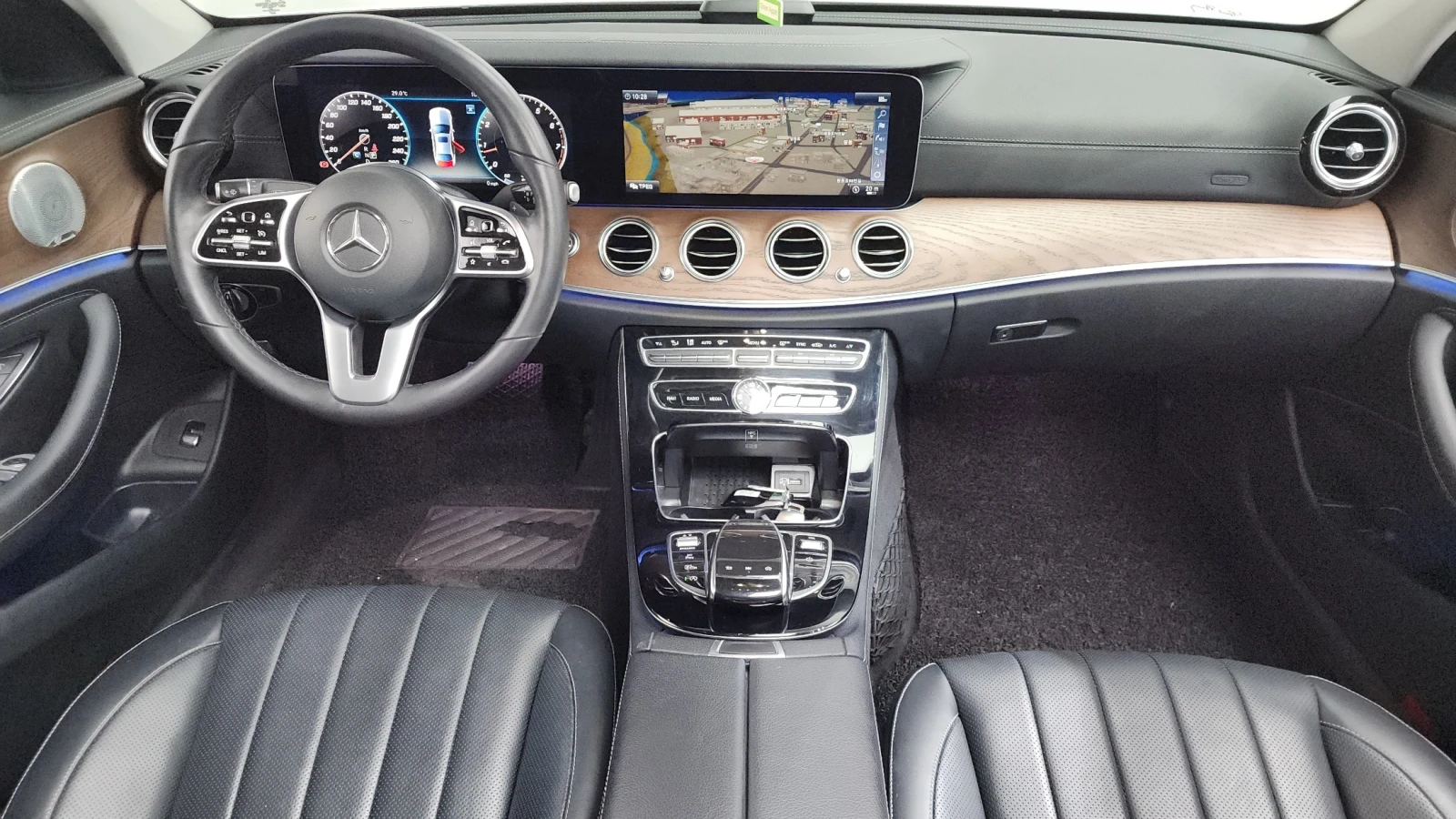 Mercedes-Benz E 300 E300 Exclusive | HUD | 360  Камера | Вентилирани , снимка 6 - Автомобили и джипове - 55541435