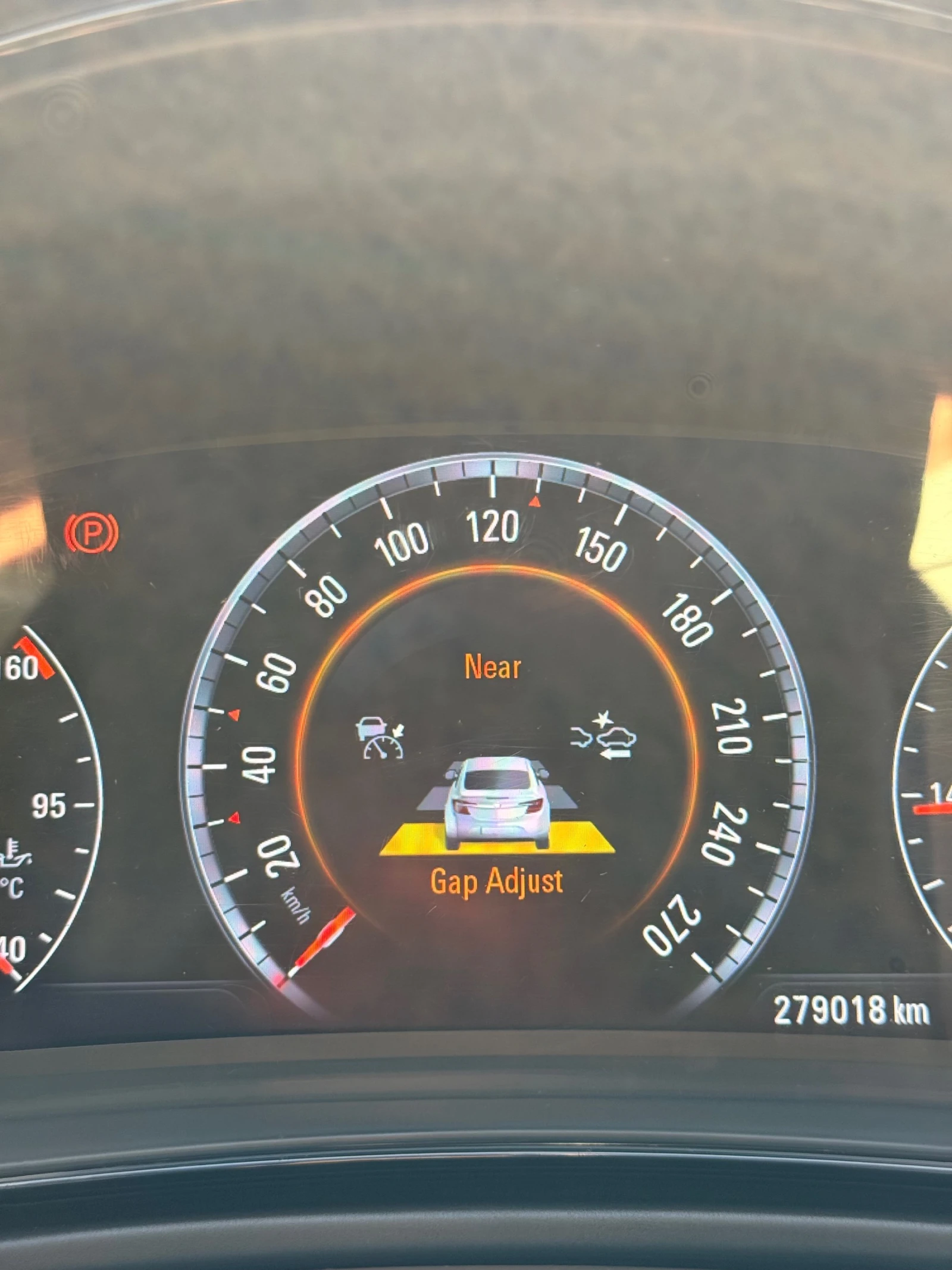 Opel Insignia купувана нова от БГ, Distronic, AndroidAuto/Carpla, снимка 13 - Автомобили и джипове - 55542067