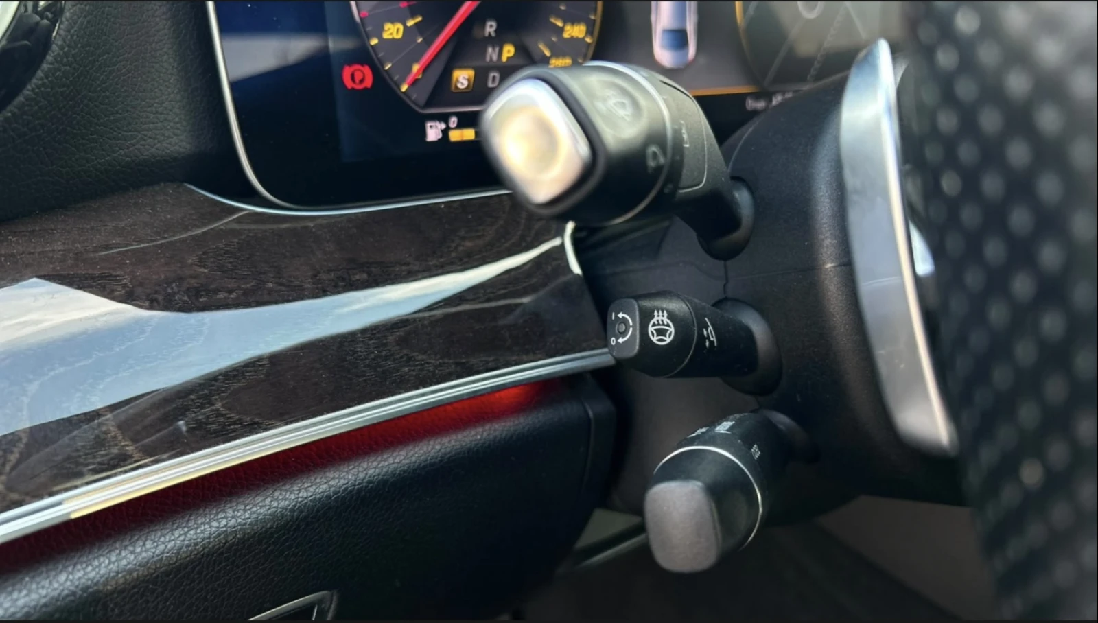 Mercedes-Benz E 300 4MATIC| LED| DIGITAL COCKPIT| NAVI, снимка 12 - Автомобили и джипове - 55631857