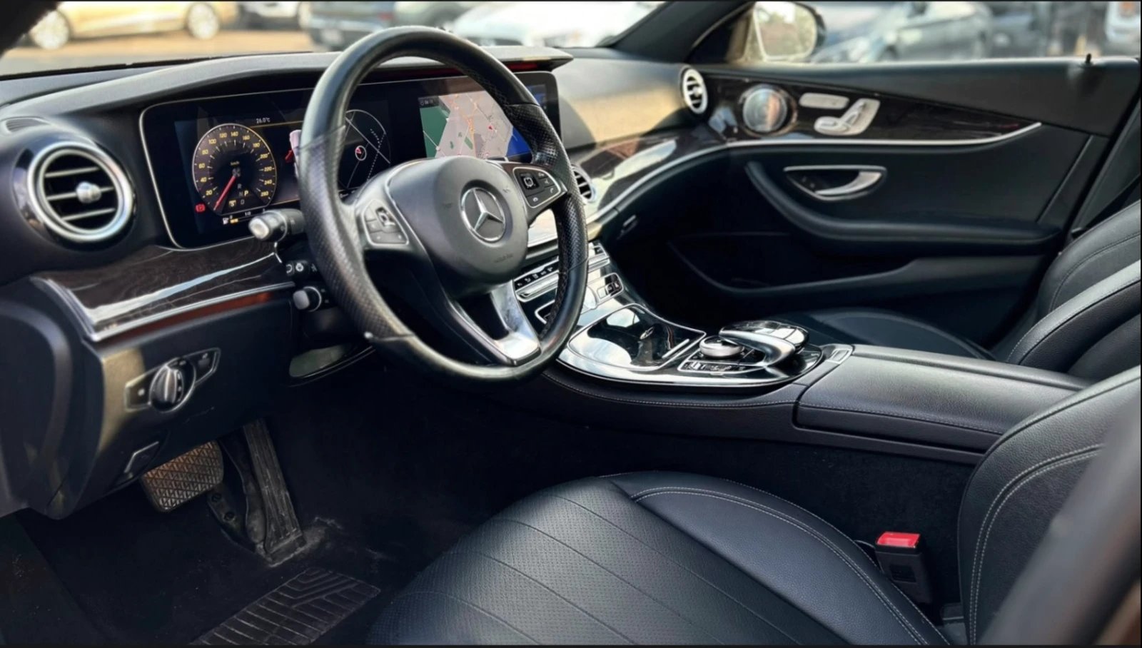 Mercedes-Benz E 300 4MATIC| LED| DIGITAL COCKPIT| NAVI, снимка 7 - Автомобили и джипове - 55631857