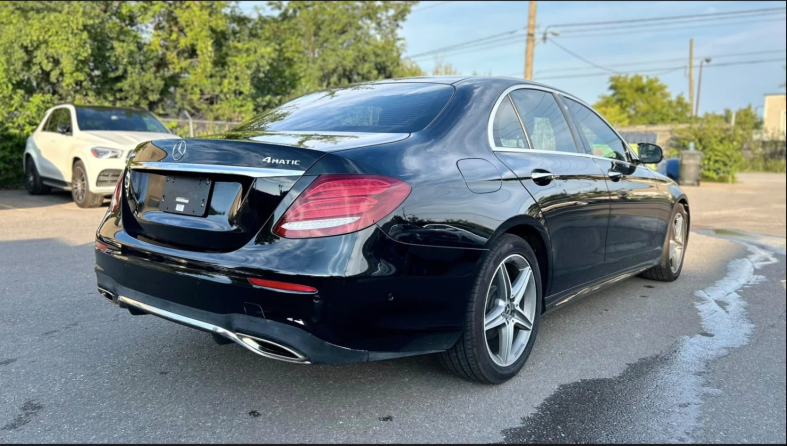 Mercedes-Benz E 300 4MATIC| LED| DIGITAL COCKPIT| NAVI, снимка 2 - Автомобили и джипове - 55631857