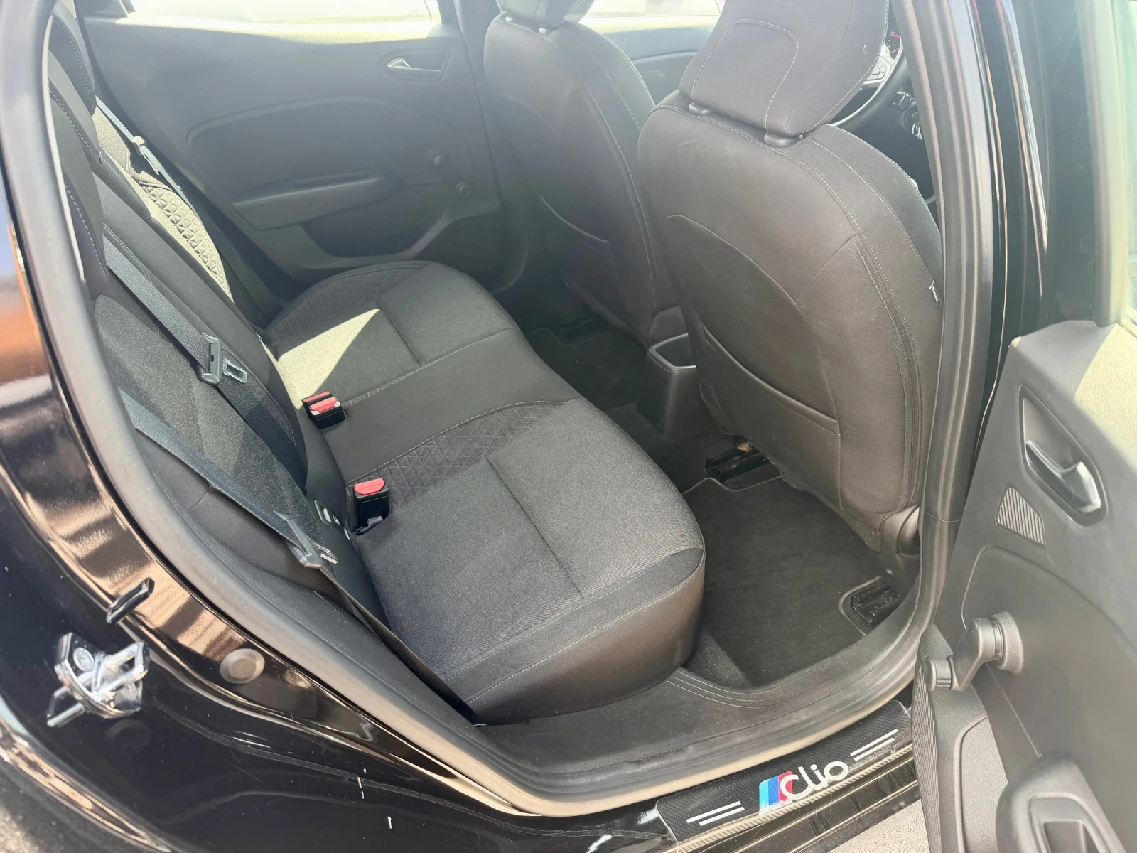 Renault Clio 1.5DCI EURO6, снимка 10 - Автомобили и джипове - 55888094