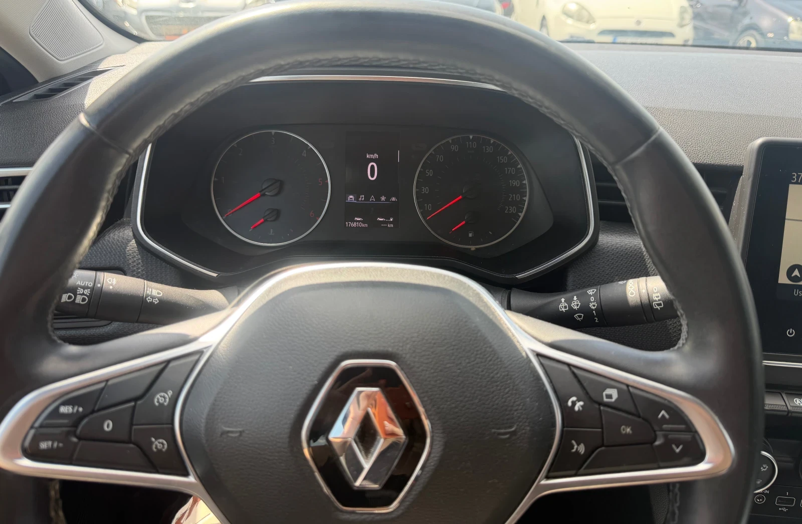 Renault Clio 1.5DCI EURO6, снимка 8 - Автомобили и джипове - 55888094