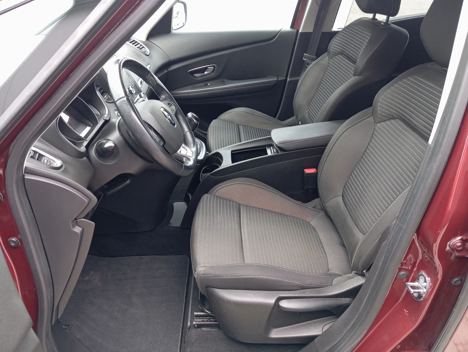Renault Scenic ЛИЗИНГ , снимка 7 - Автомобили и джипове - 56226230