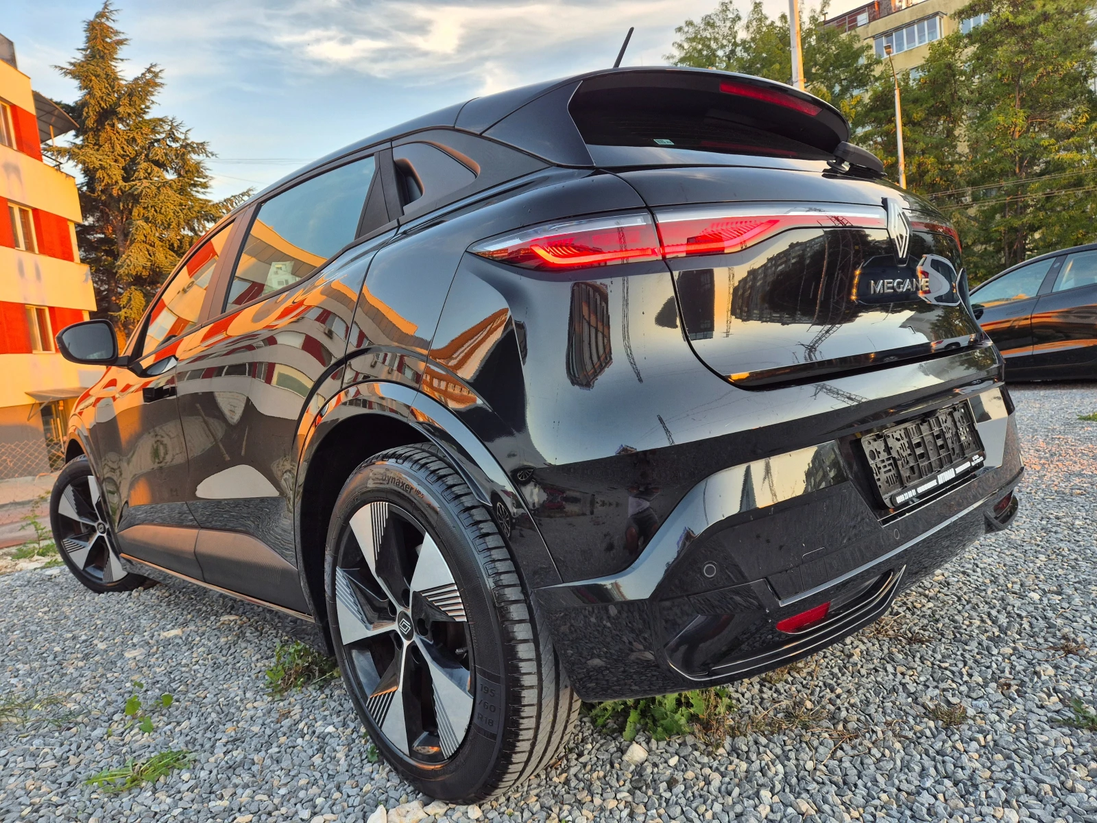 Renault Megane E-TECH-EV 60-220K.S. Equilibre optimum charge, снимка 4 - Автомобили и джипове - 56362905