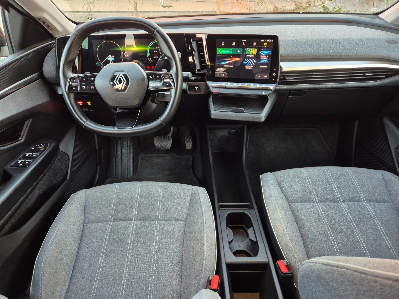 Renault Megane E-TECH-EV 60-220K.S. Equilibre optimum charge, снимка 9 - Автомобили и джипове - 56362905
