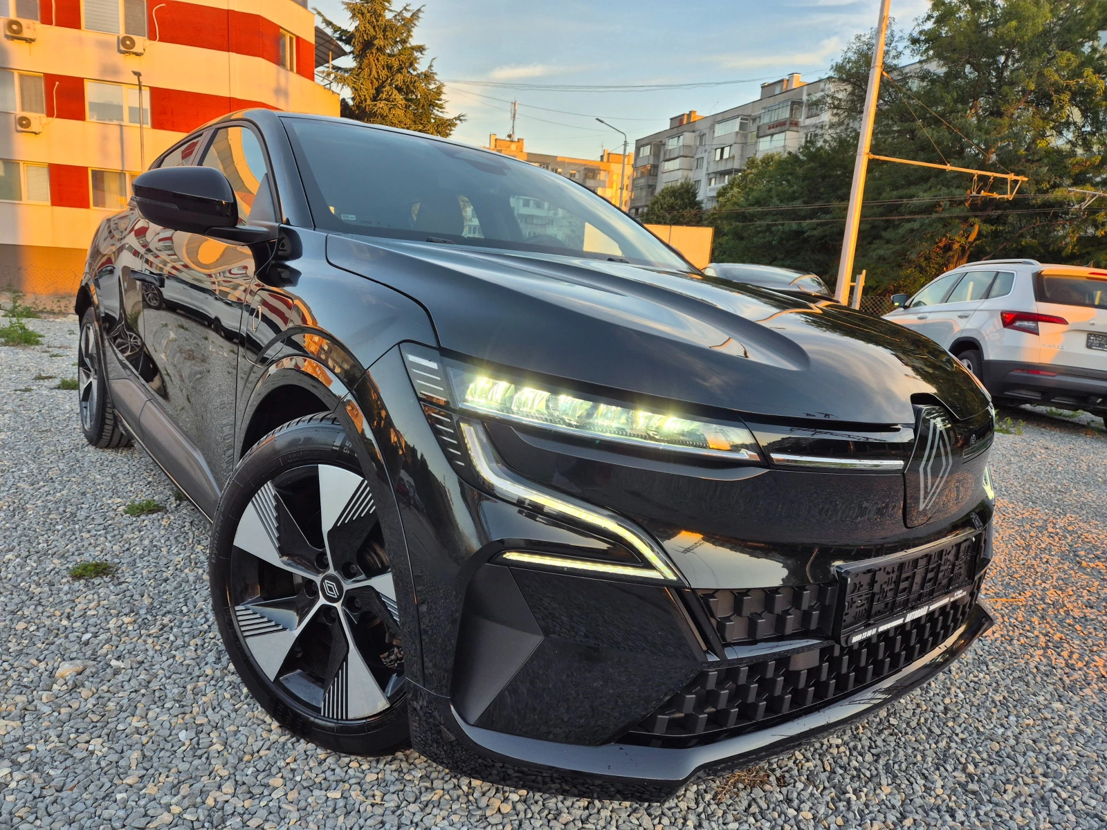 Renault Megane E-TECH-EV 60-220K.S. Equilibre optimum charge, снимка 3 - Автомобили и джипове - 56362905