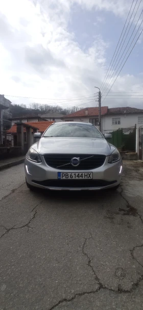 Volvo XC60 2.4 D4 AWD, снимка 1