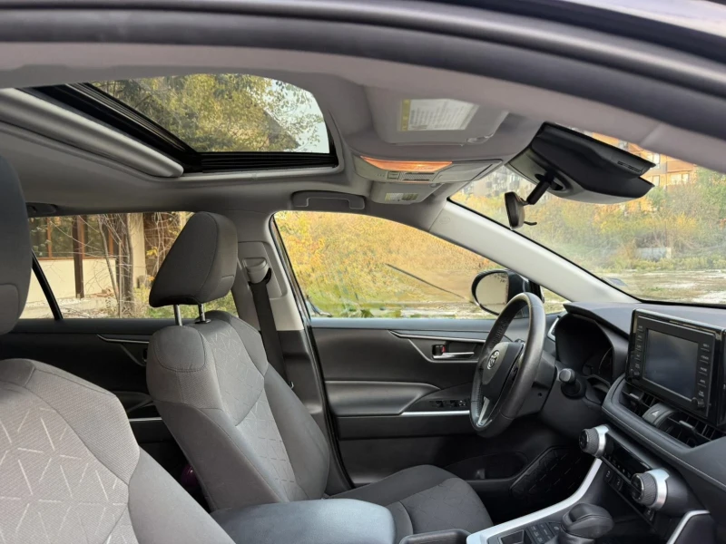 Toyota Rav4 XLE, снимка 10 - Автомобили и джипове - 52279295