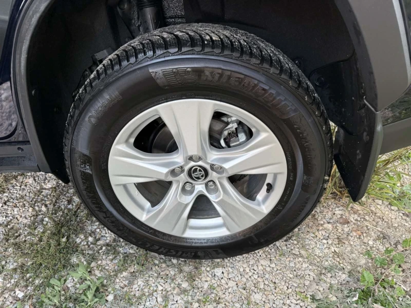 Toyota Rav4 XLE, снимка 15 - Автомобили и джипове - 52279295