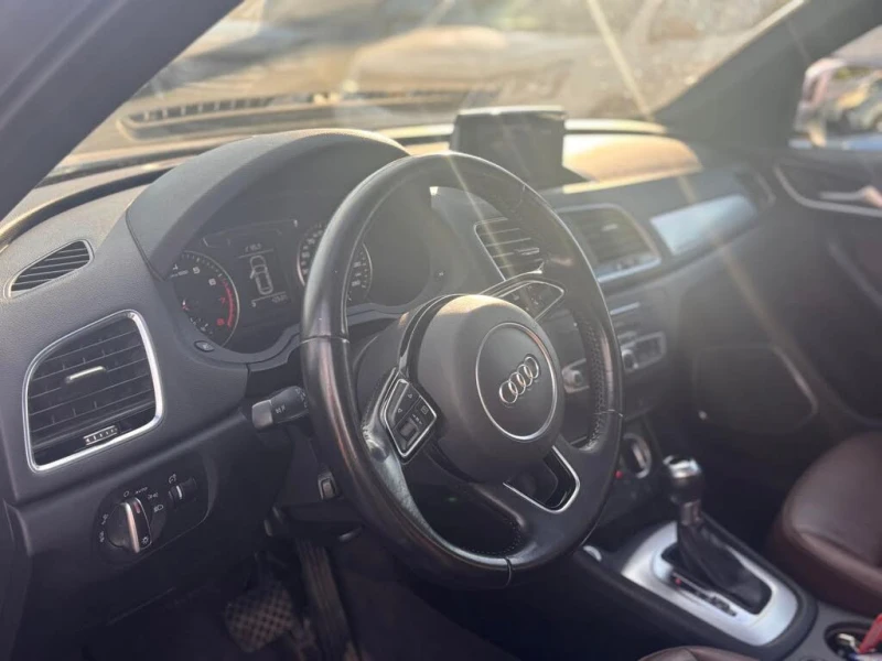 Audi Q3 S-LINE* PANORAMA* КЕYLESS* BOSE* , снимка 7 - Автомобили и джипове - 52670152