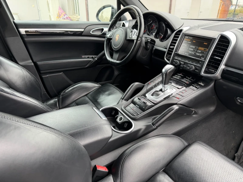 Porsche Cayenne 3.0 d GTS , снимка 12 - Автомобили и джипове - 53439520