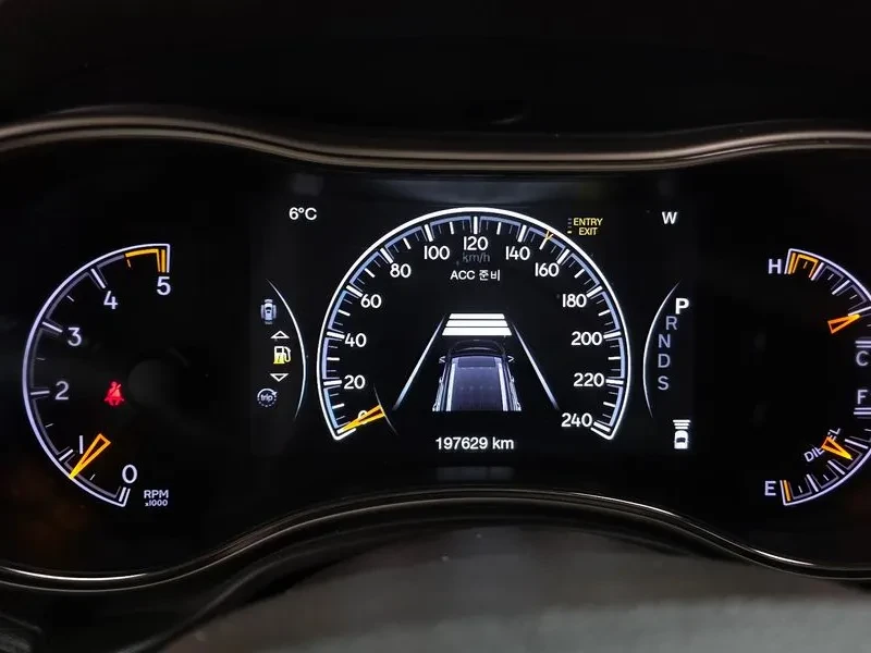 Jeep Cherokee 3.0 DIESEL OVERLAND SUMMIT, снимка 15 - Автомобили и джипове - 54855303