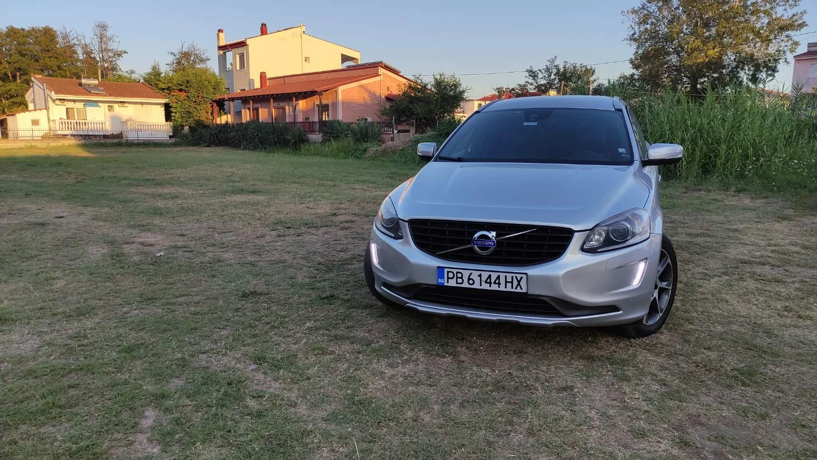 Volvo XC60 2.4 D4 AWD - изображение 8