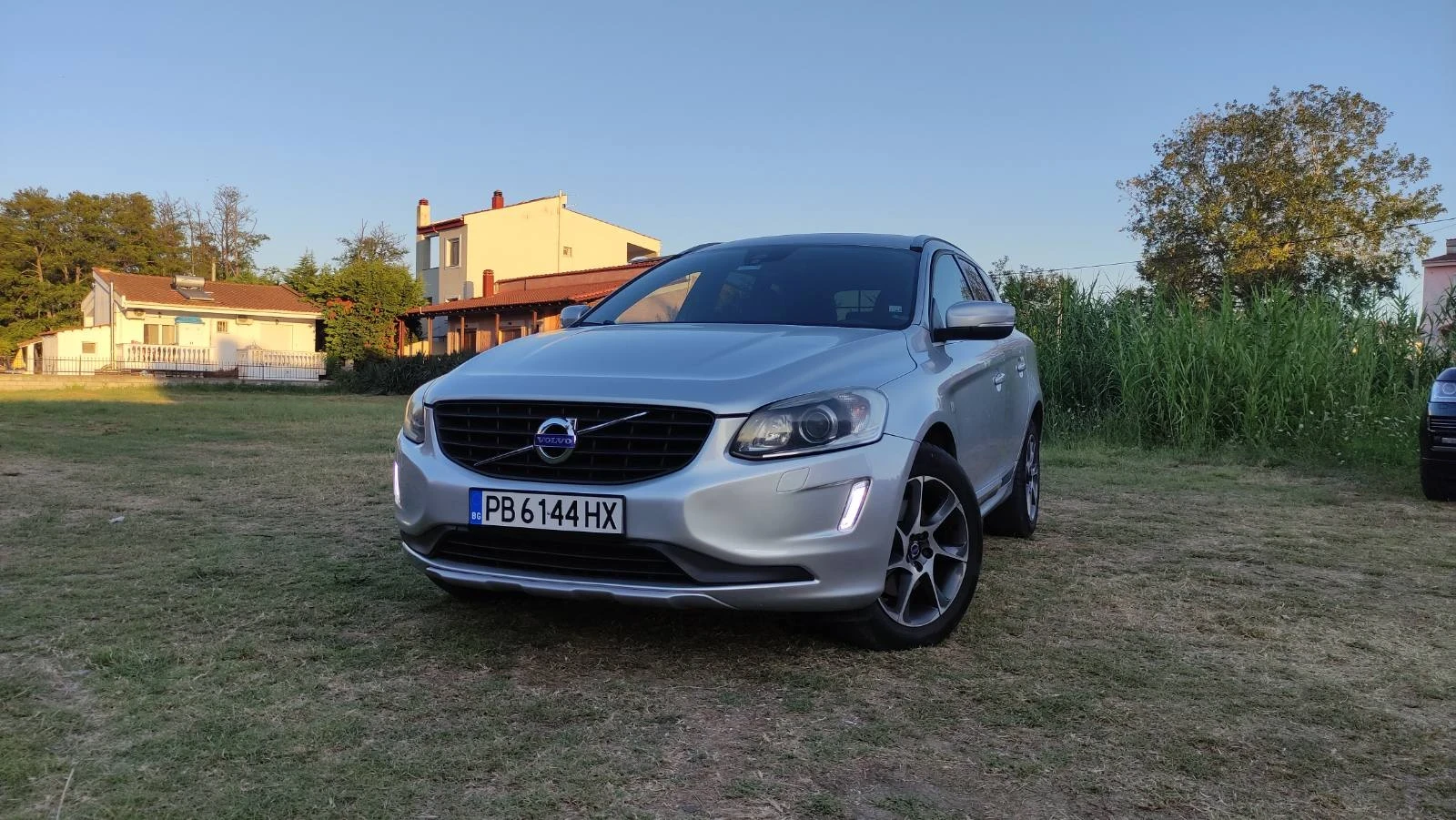 Volvo XC60 2.4 D4 AWD - изображение 2