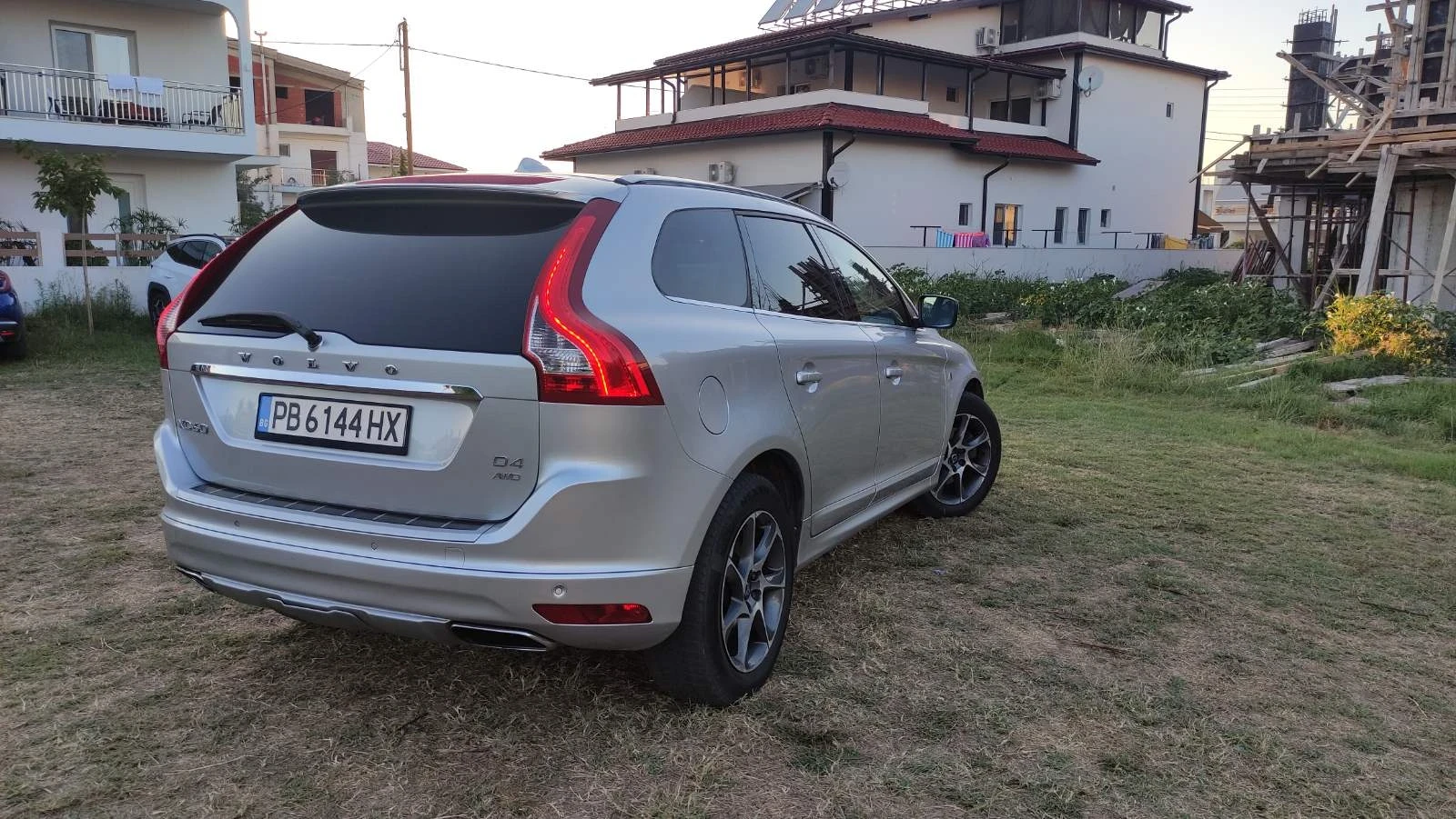 Volvo XC60 2.4 D4 AWD - изображение 7