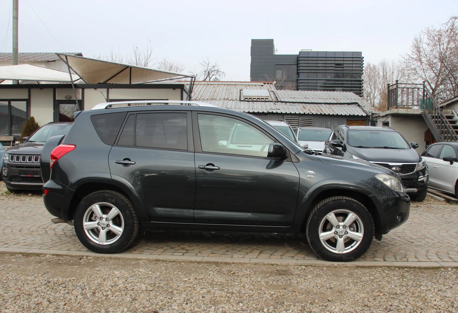 Toyota Rav4 2.2 D-CAT 177 к.с. С РЕГИСТРАЦИЯ  - изображение 4