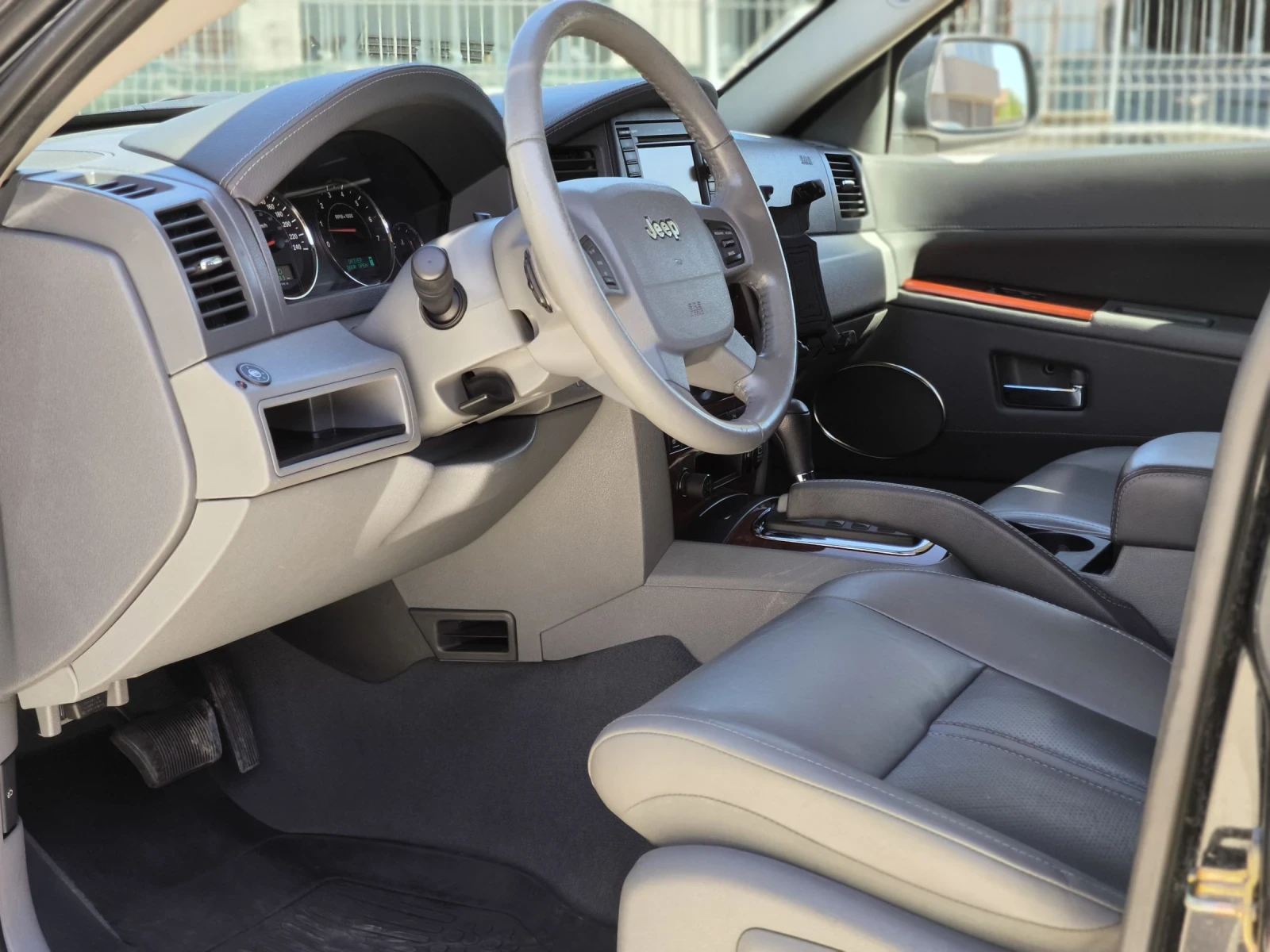 Jeep Grand cherokee 4.7 ГАЗ QuadraDrive ll - изображение 7
