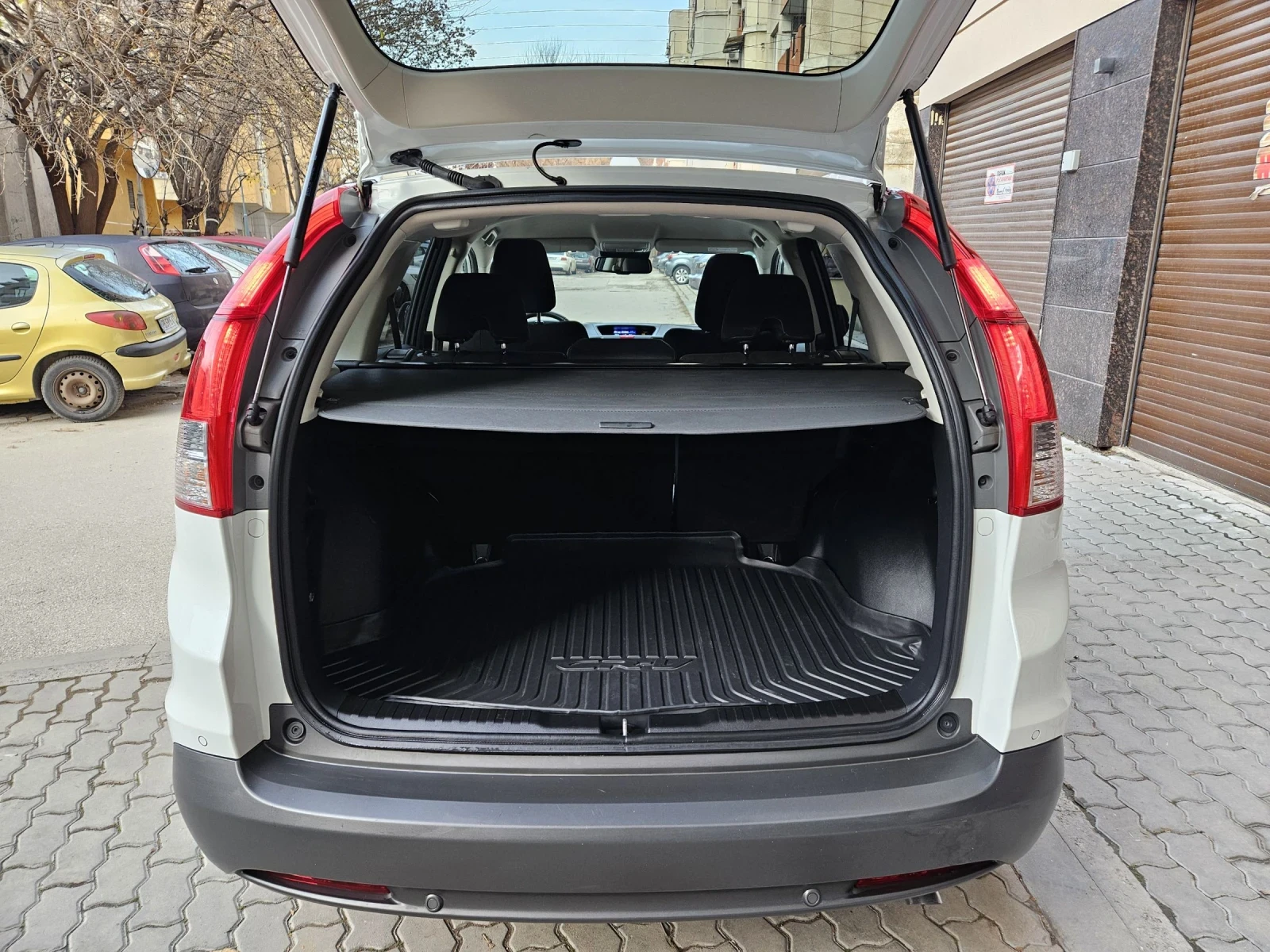 Honda Cr-v 2.0 i 155PS 4x4 8 ���� � ������ WHITE PEARL | Mobile.bg � ����������� 12