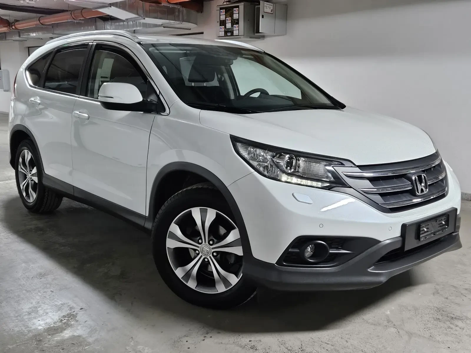 Honda Cr-v 2.0 i 155PS 4x4 8 ГУМИ С ДЖАНТИ WHITE PEARL - изображение 3