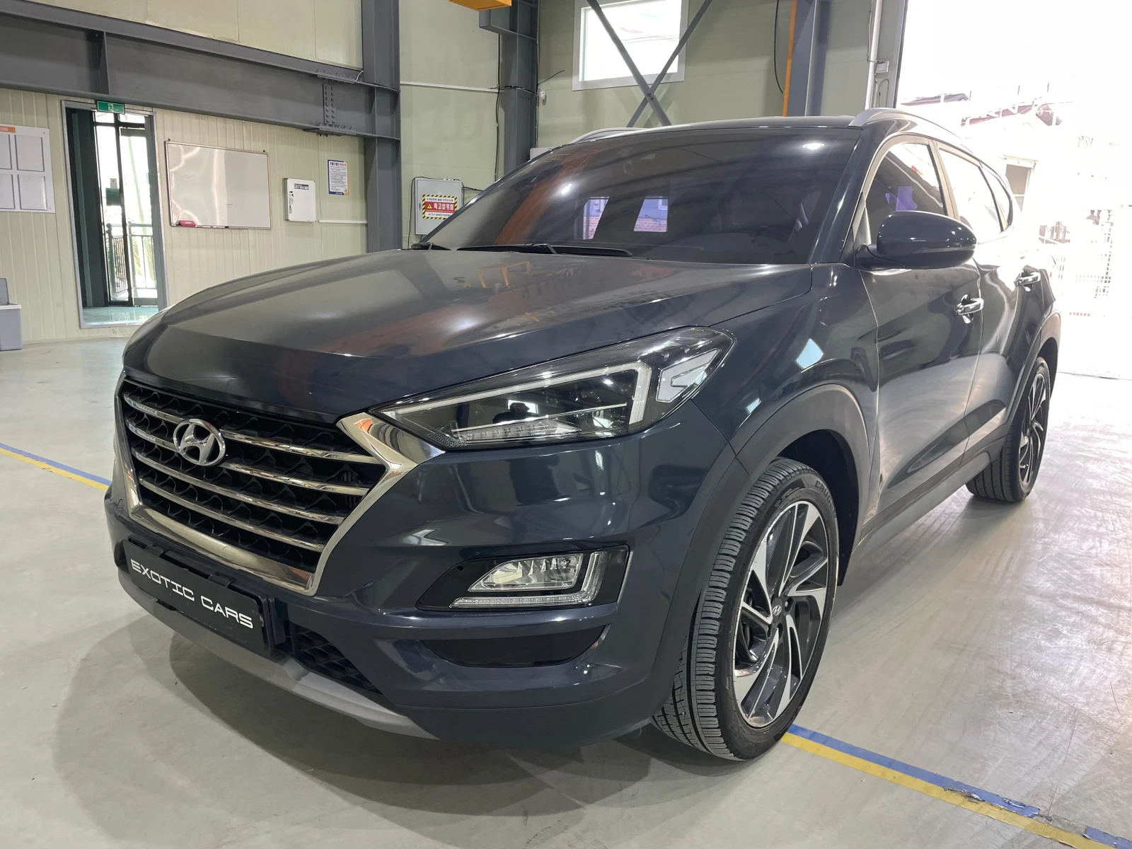 Hyundai Tucson 2.0D ! 4WD ! Premium !, снимка 3 - Автомобили и джипове - 54146234