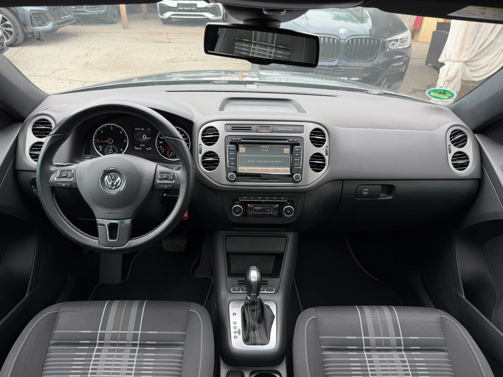 VW Tiguan 2.0TDI* 177кс* 4х4* СЕРВИЗНА КНИЖКА С ПЪЛНА ИСТОРИ, снимка 9 - Автомобили и джипове - 54486130
