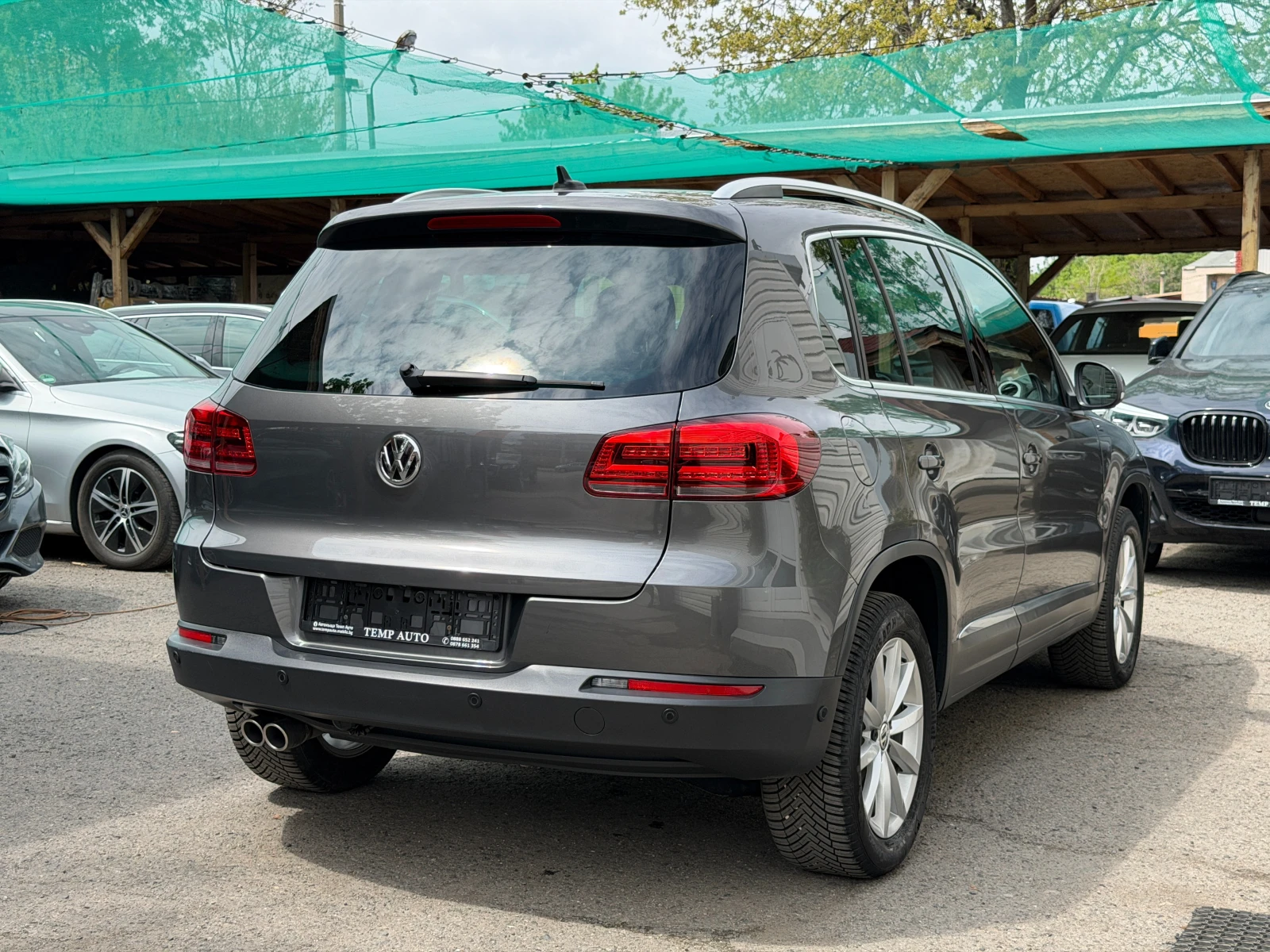 VW Tiguan 2.0TDI* 177кс* 4х4* СЕРВИЗНА КНИЖКА С ПЪЛНА ИСТОРИ, снимка 4 - Автомобили и джипове - 54486130
