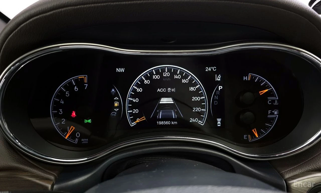 Jeep Grand cherokee 3.6 Overland* DISTRONIC* ПОДГРЕВ* ОБДУХВАНЕ* PANO*, снимка 9 - Автомобили и джипове - 54623729