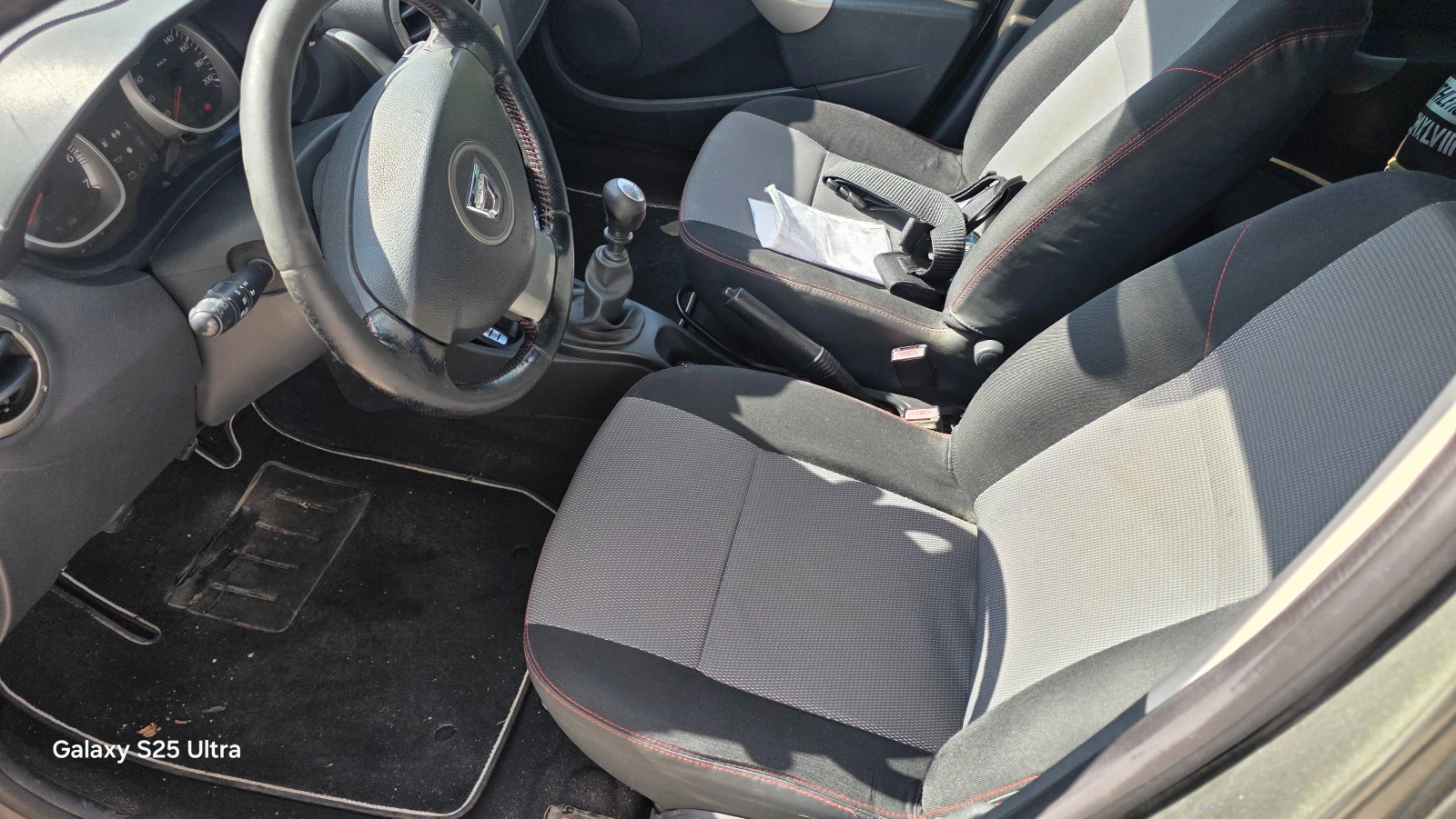 Dacia Duster 1.5dci, снимка 6 - Автомобили и джипове - 54755096
