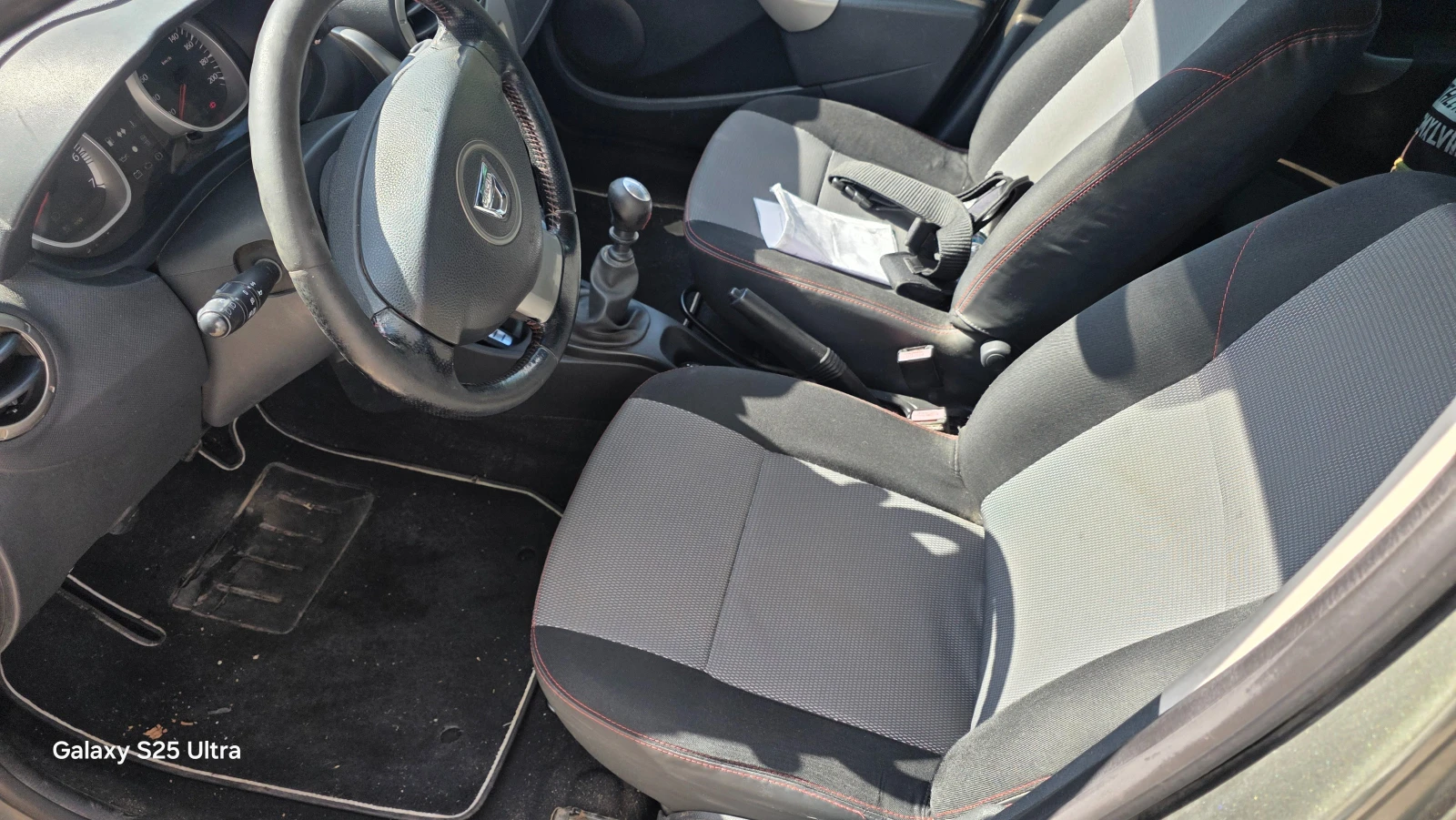 Dacia Duster 1.5dci, снимка 5 - Автомобили и джипове - 54755096
