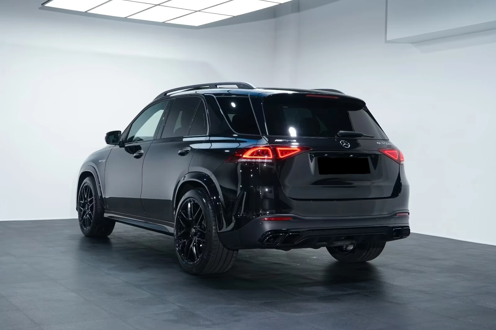 Mercedes-Benz GLE 63 S AMG 4 MATIC / BURM / PANO / 360 / CARBON / HEAD-UP, снимка 5 - Автомобили и джипове - 54929483