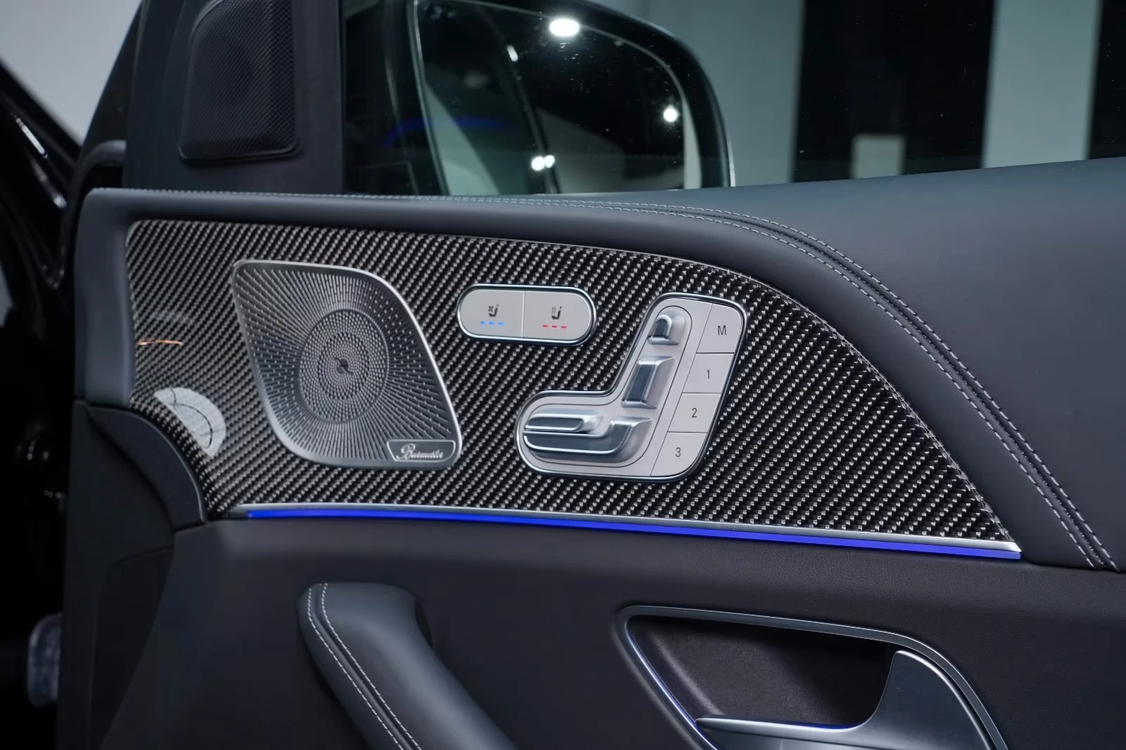 Mercedes-Benz GLE 63 S AMG 4 MATIC / BURM / PANO / 360 / CARBON / HEAD-UP, снимка 15 - Автомобили и джипове - 54929483