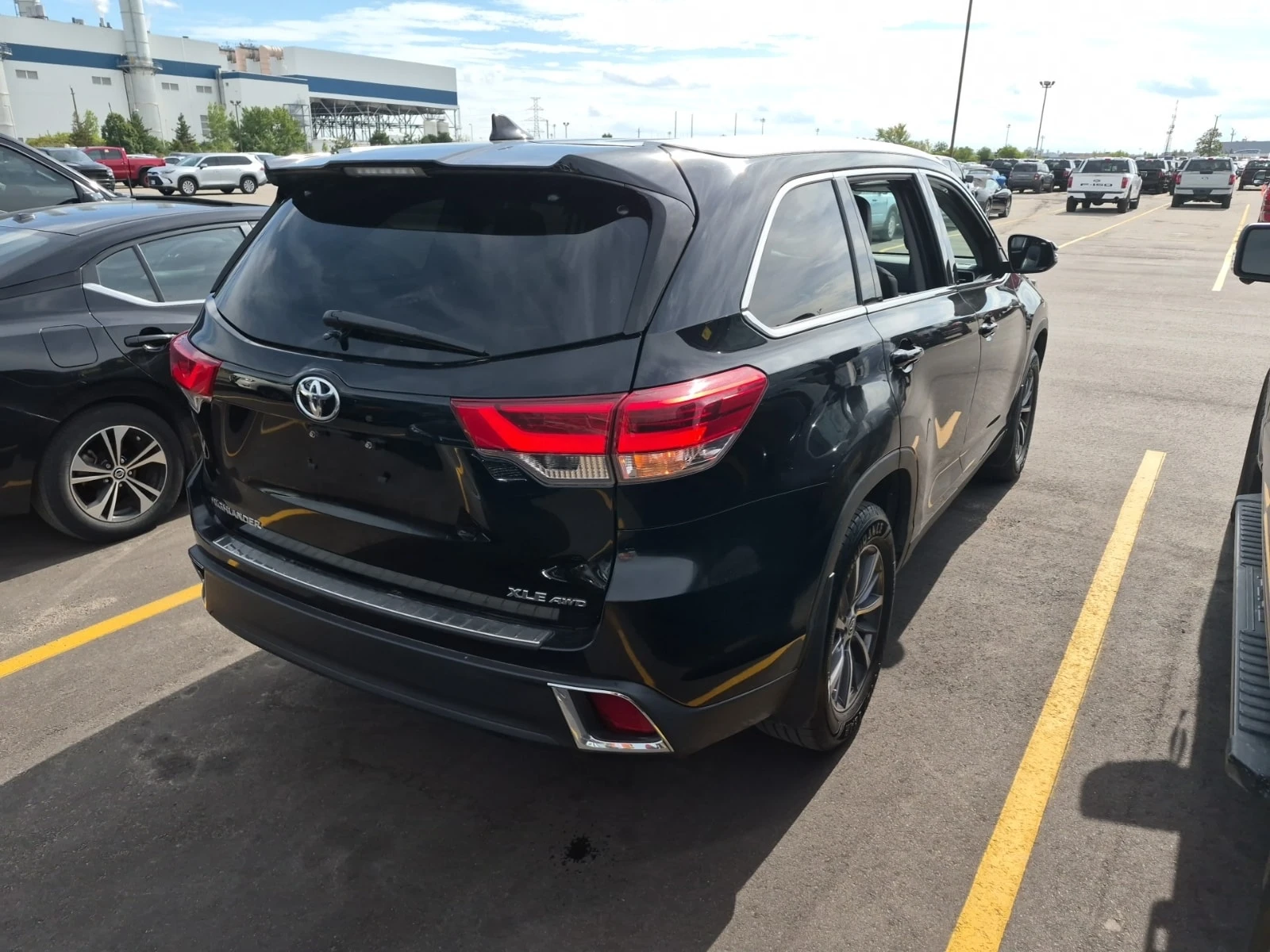 Toyota Highlander * XLE * AWD * 8 МЕСТА * FACELIFT * CARFAX * , снимка 3 - Автомобили и джипове - 56143054