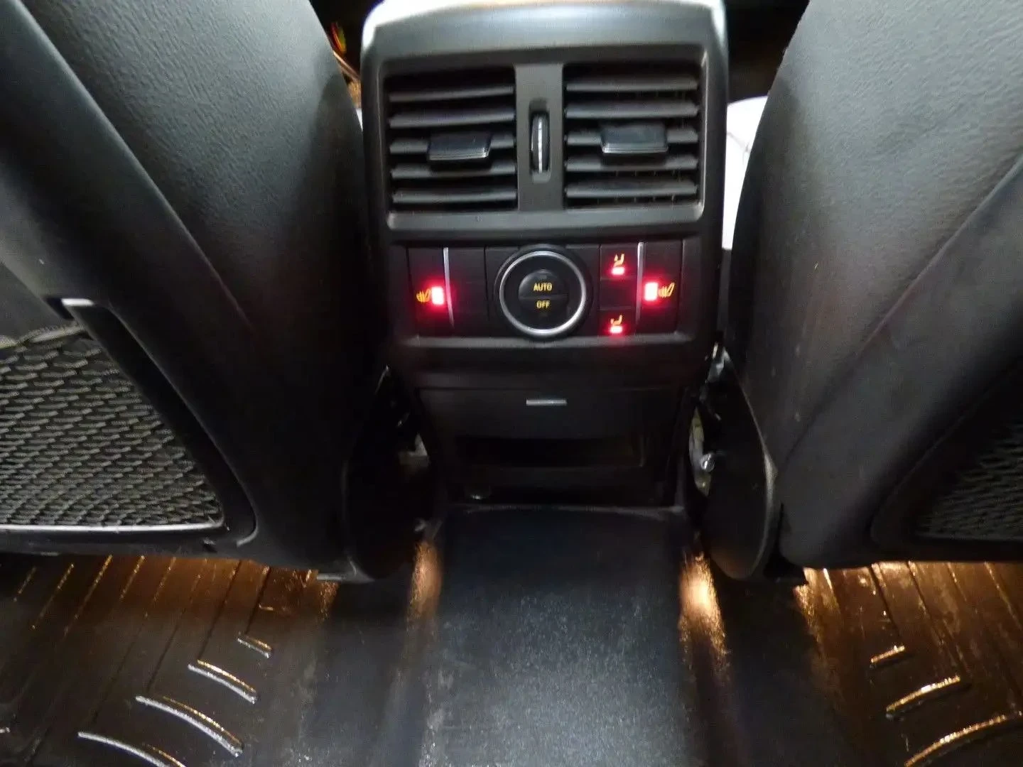 Mercedes-Benz GLE 350 AMG LINE, PANO, HARMAN KARDON, ОБДУХВАНЕ , снимка 12 - Автомобили и джипове - 56192841
