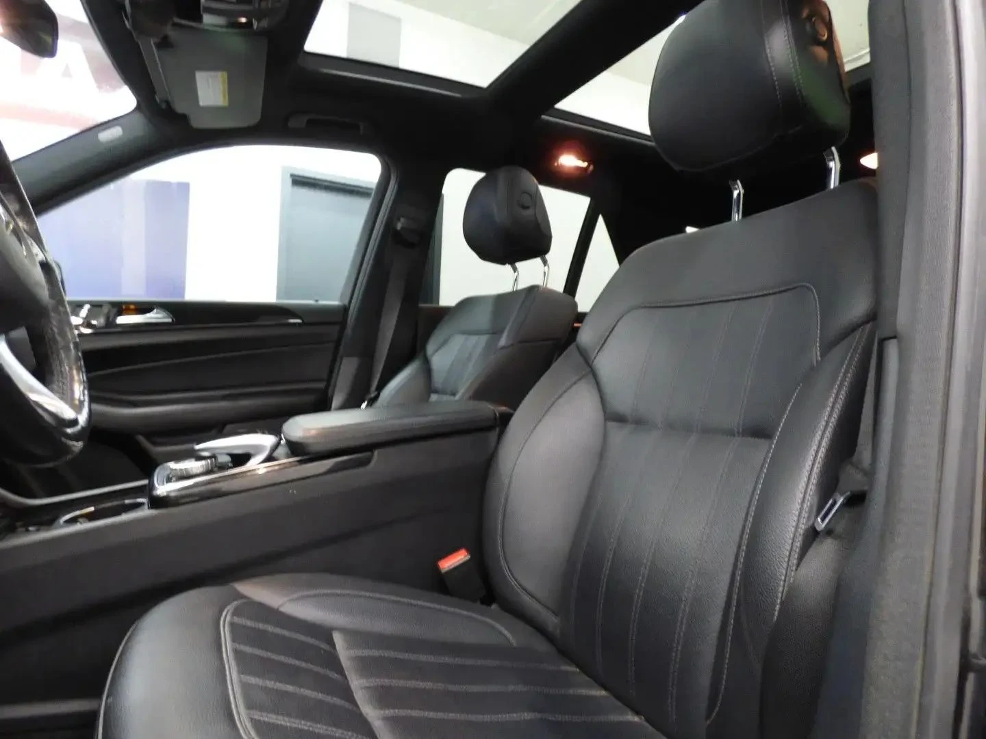 Mercedes-Benz GLE 350 AMG LINE, PANO, HARMAN KARDON, ОБДУХВАНЕ , снимка 7 - Автомобили и джипове - 56192841