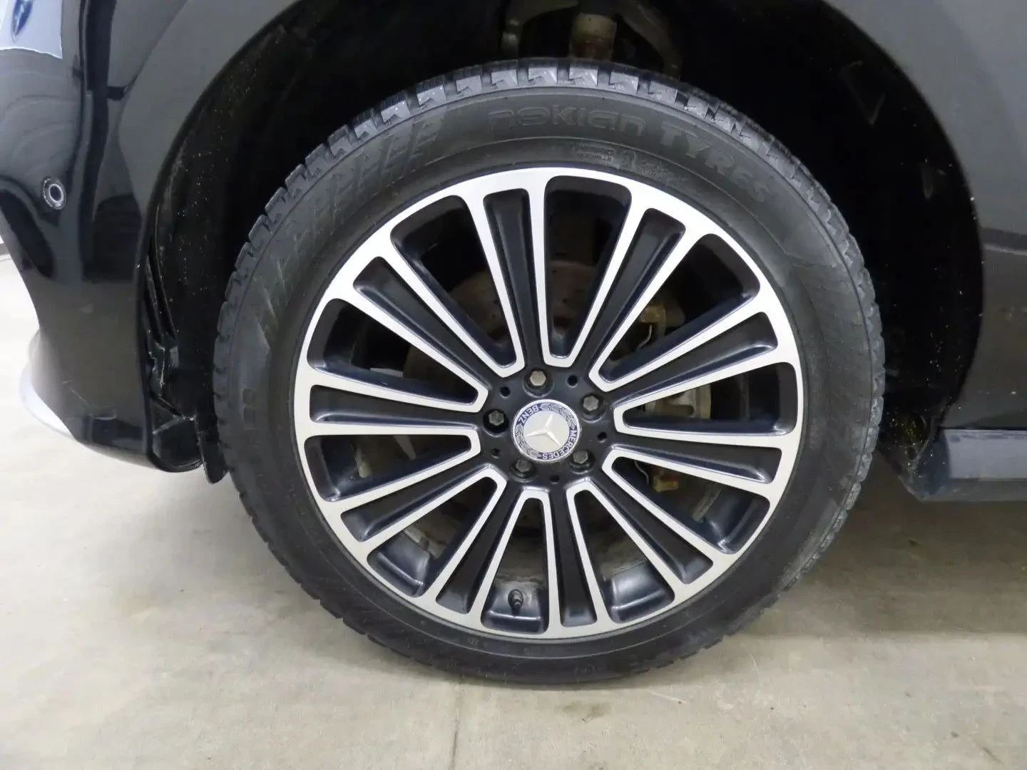 Mercedes-Benz GLE 350 AMG LINE, PANO, HARMAN KARDON, ОБДУХВАНЕ , снимка 14 - Автомобили и джипове - 56192841