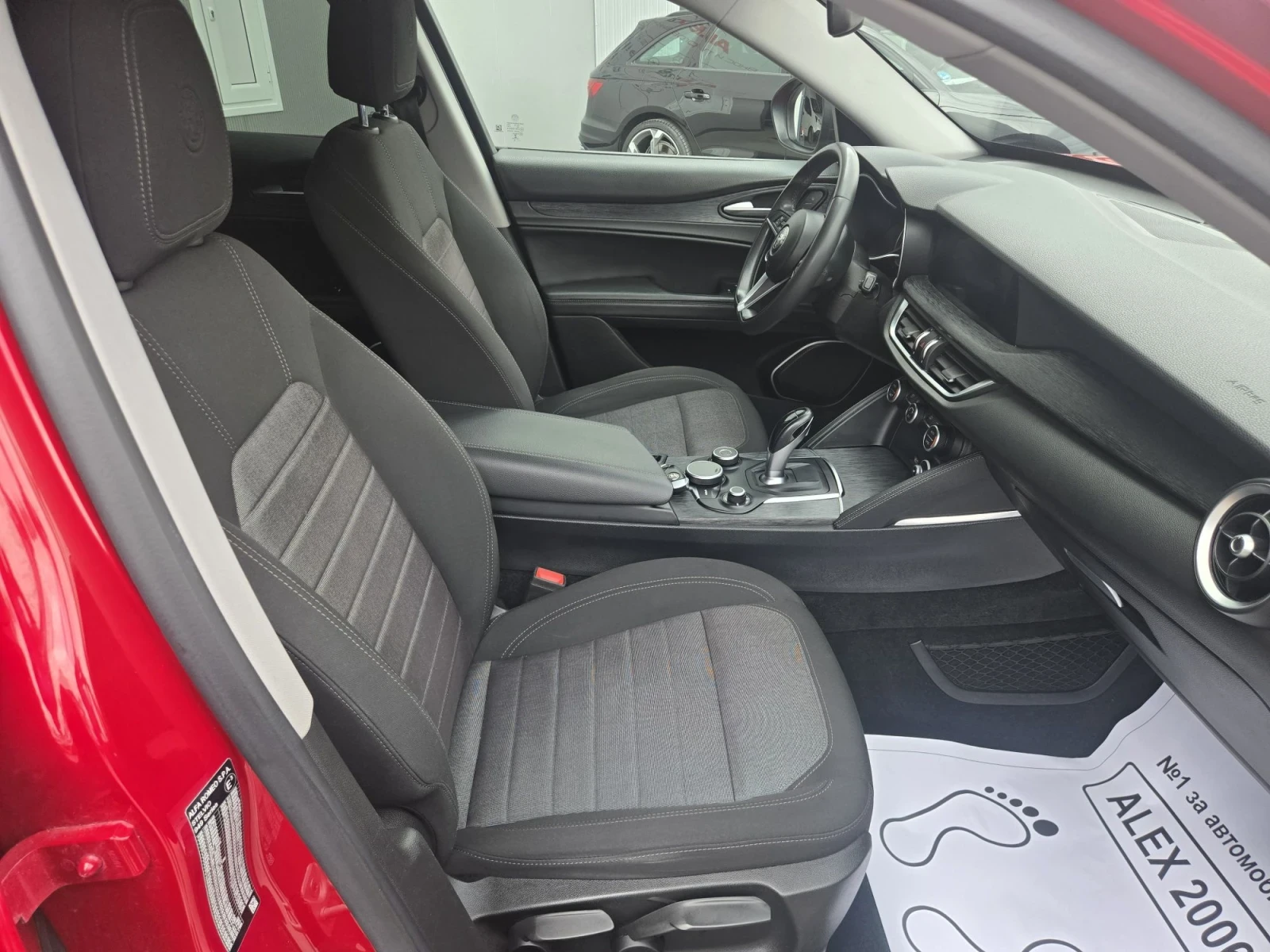 Alfa Romeo Stelvio, снимка 8 - Автомобили и джипове - 56270420