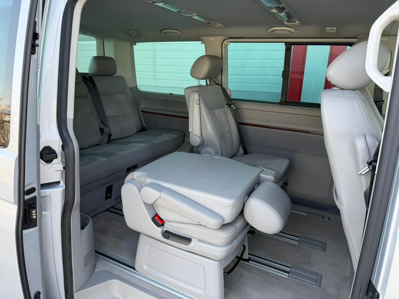 VW Multivan 2.0TDI AUTOMATIK DSG NAVI EVRO 5A ЛИЗИНГ!!!, снимка 15 - Бусове и автобуси - 55897138