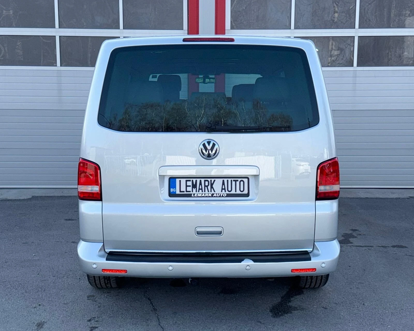 VW Multivan 2.0TDI AUTOMATIK DSG NAVI EVRO 5A ЛИЗИНГ!!!, снимка 10 - Бусове и автобуси - 55897138