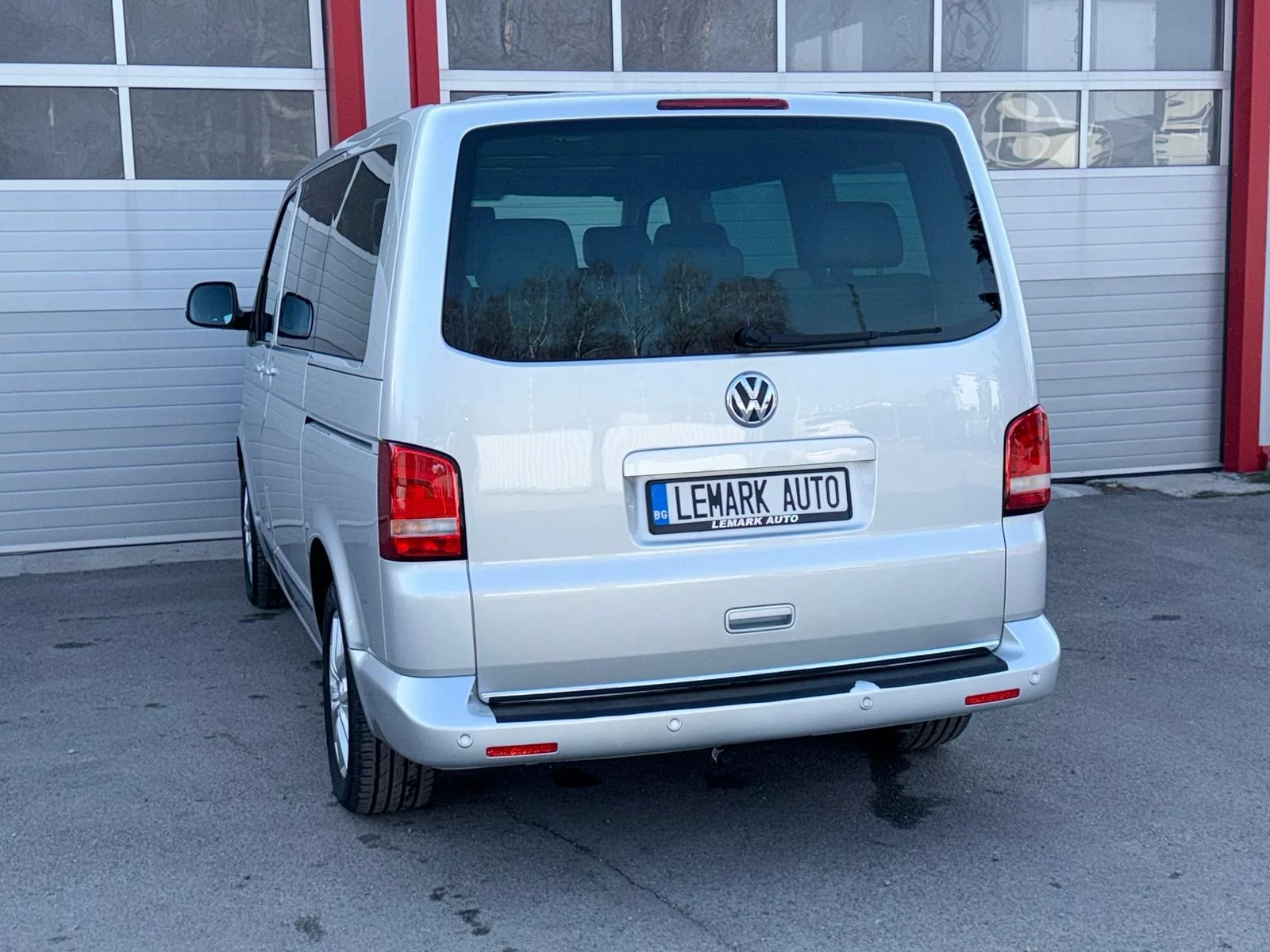 VW Multivan 2.0TDI AUTOMATIK DSG NAVI EVRO 5A ЛИЗИНГ!!!, снимка 9 - Бусове и автобуси - 55897138