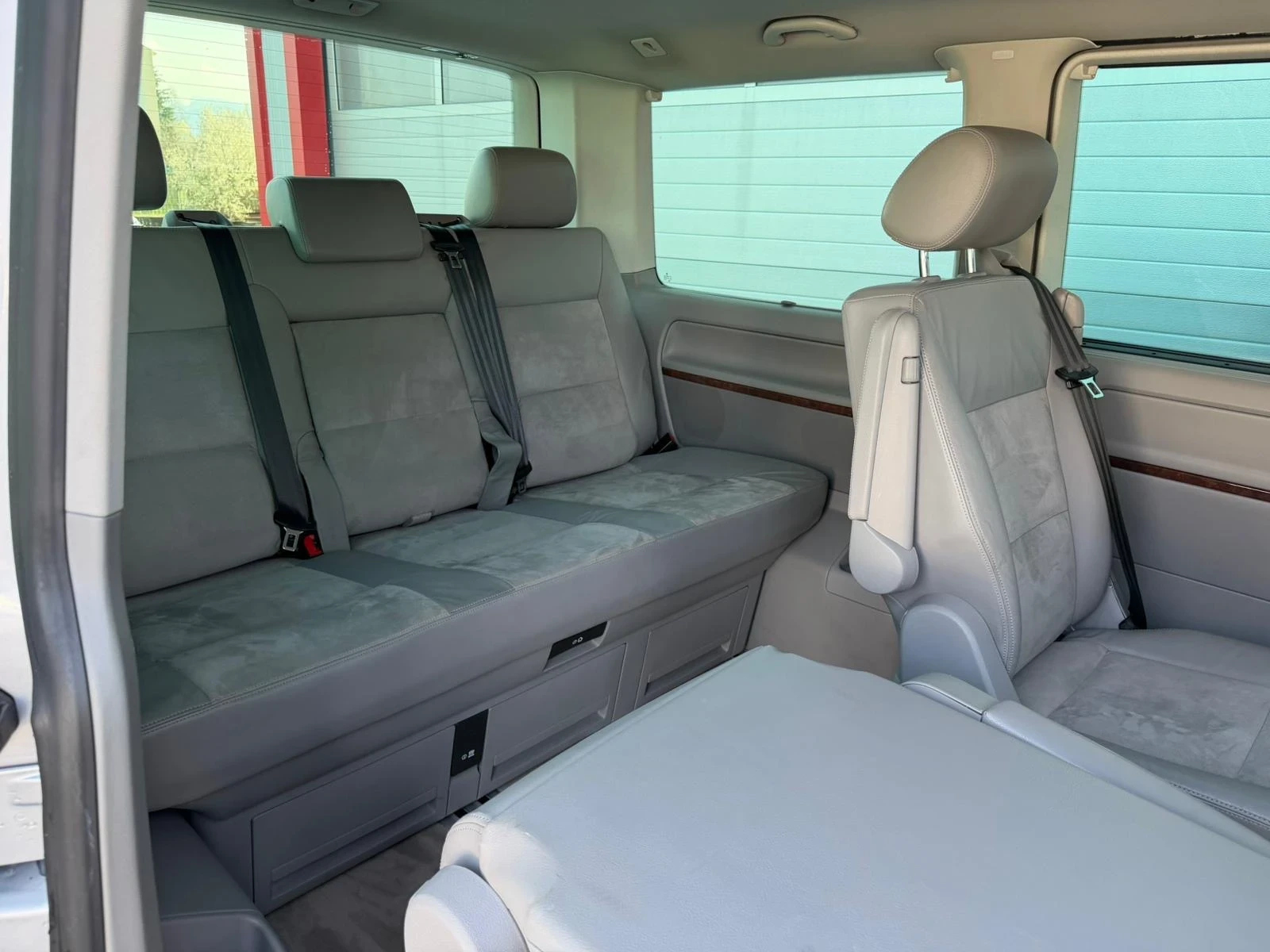 VW Multivan 2.0TDI AUTOMATIK DSG NAVI EVRO 5A ЛИЗИНГ!!!, снимка 16 - Бусове и автобуси - 55897138