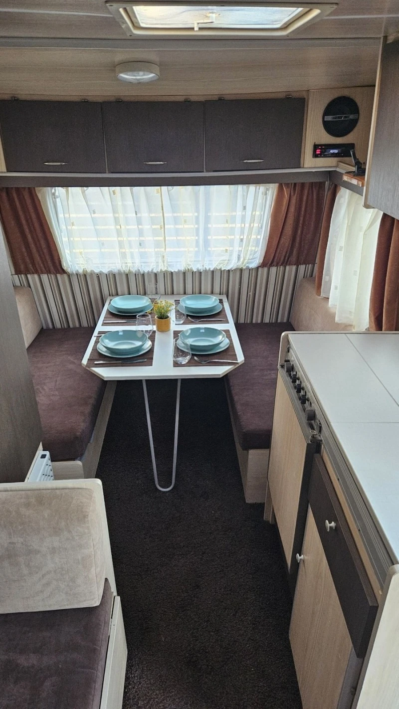 Каравана Caravelair Bamba 395T, снимка 3 - Каравани и кемпери - 47285966