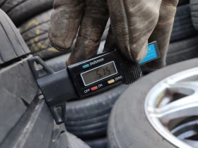 Гуми Летни 215/40R17, снимка 4