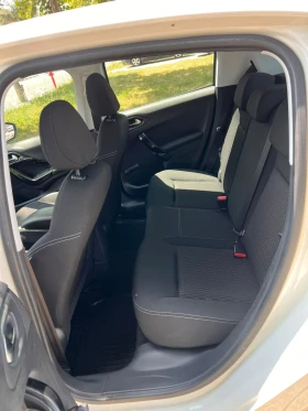 Peugeot 208, снимка 12