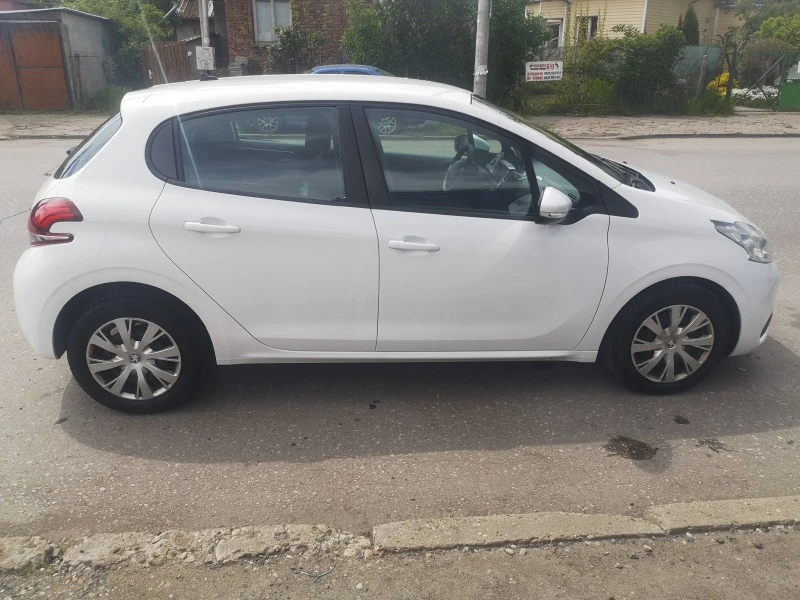 Peugeot 208 1.5 HDi 1+1, снимка 2 - Автомобили и джипове - 40544282