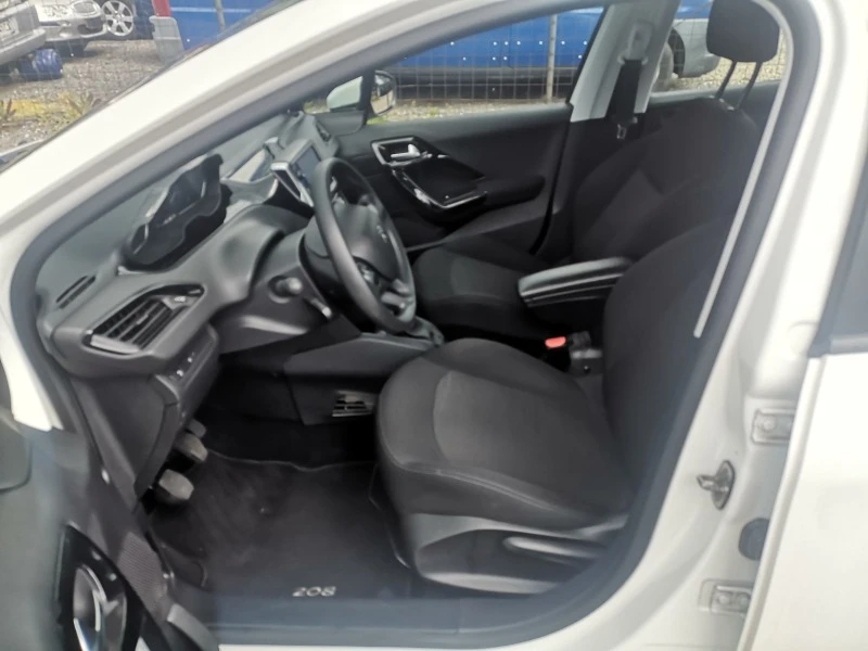 Peugeot 208 1.5 HDi 1+1, снимка 5 - Автомобили и джипове - 40544282