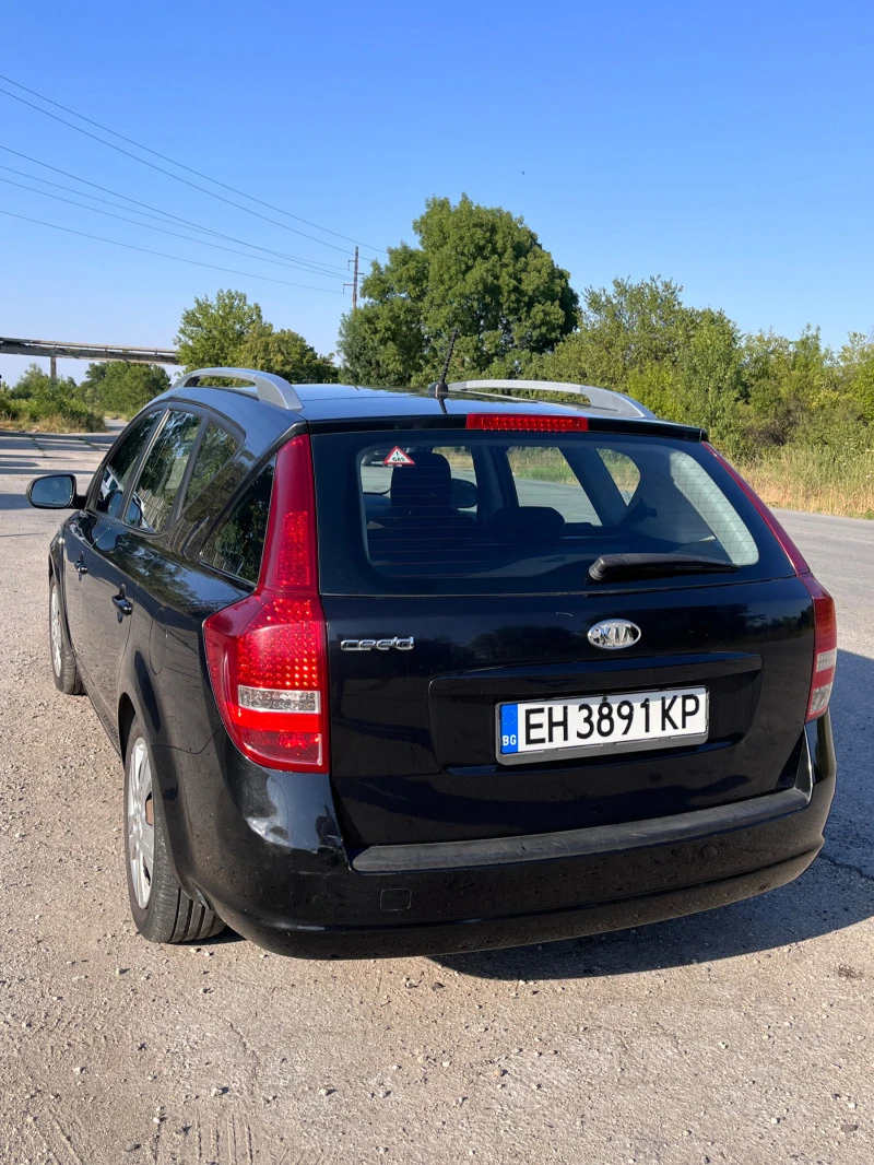 Kia Ceed Бензин-газ, снимка 5 - Автомобили и джипове - 47684731