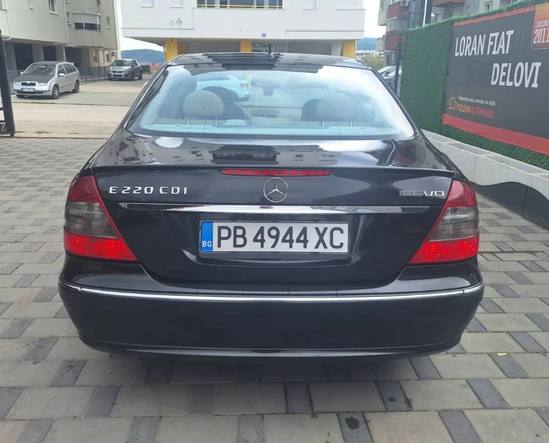 Mercedes-Benz E 220 EVO, снимка 11 - Автомобили и джипове - 47455172