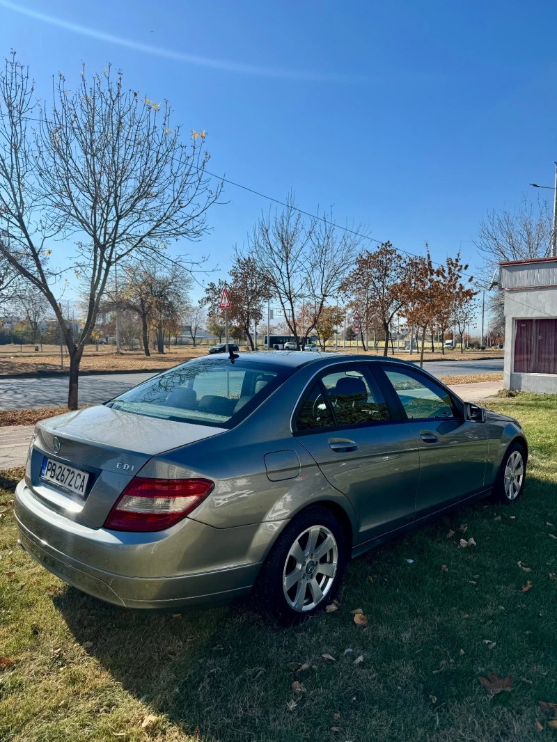 Mercedes-Benz C 220, снимка 4 - Автомобили и джипове - 47892157